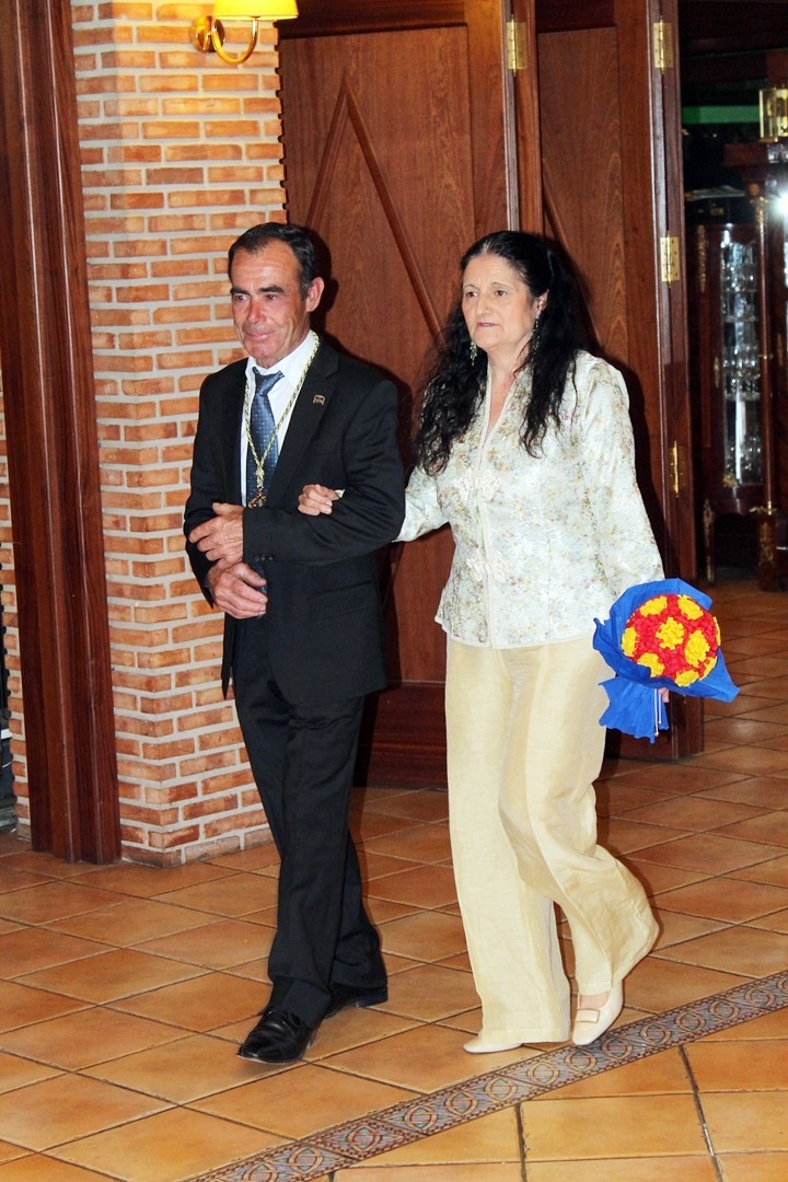Antonio Gracia, Rociero Saliente, con la Presidenta de las Camareras Lourdes