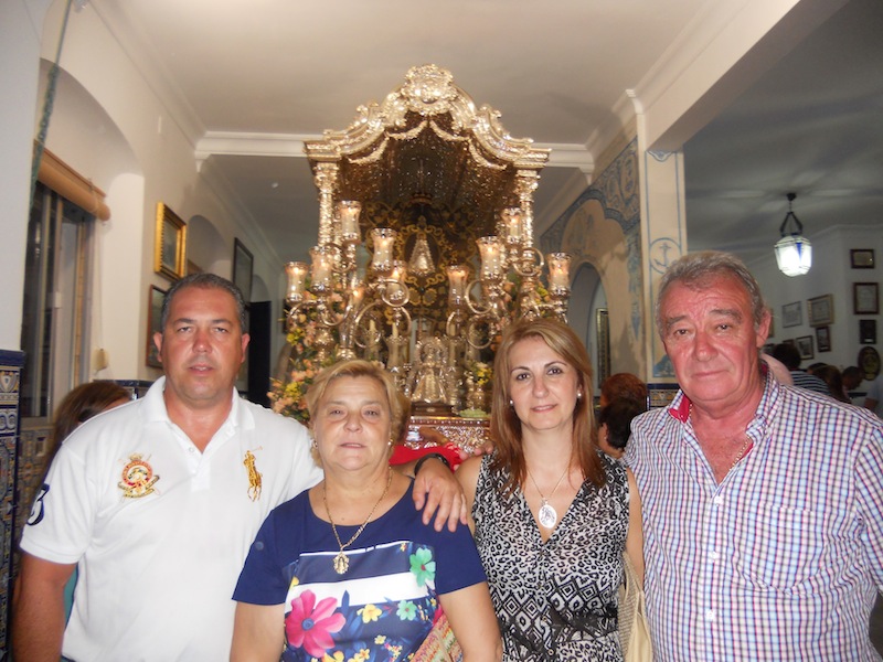 El Presidente y la Hermana Mayor de la Hermandad del Rocío de Villarrasa con el Presidente y Hermana Mayor de la Hermandad del Rocío de Isla Cristina