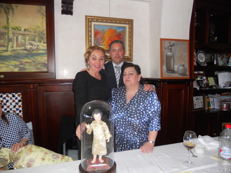 La Pregonera, Pepa Mary Serrano posa con Pedro Jesús Álvarez e Isabel Perera