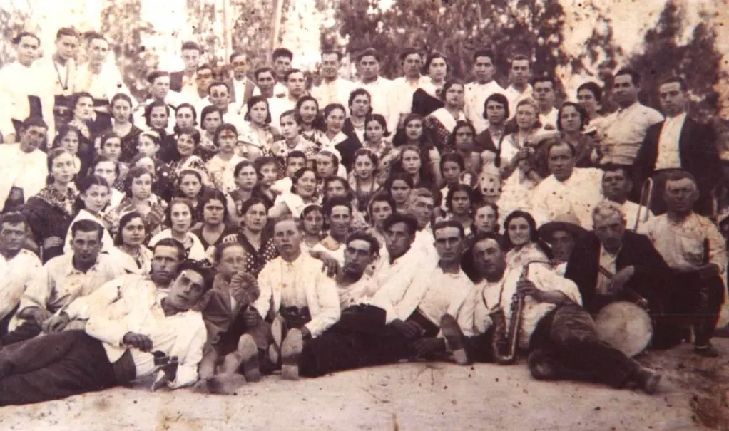 Primera-peregrinación-de-la-Hermandad-del-Rocio-de-Bonares-año-1935-1024x605