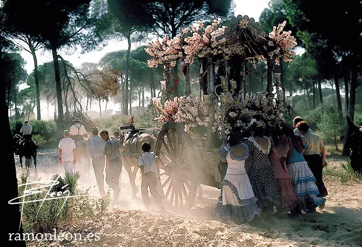 -hermandad-rociana-rocio-virgen-ramon-leon-fotografia-andalucia