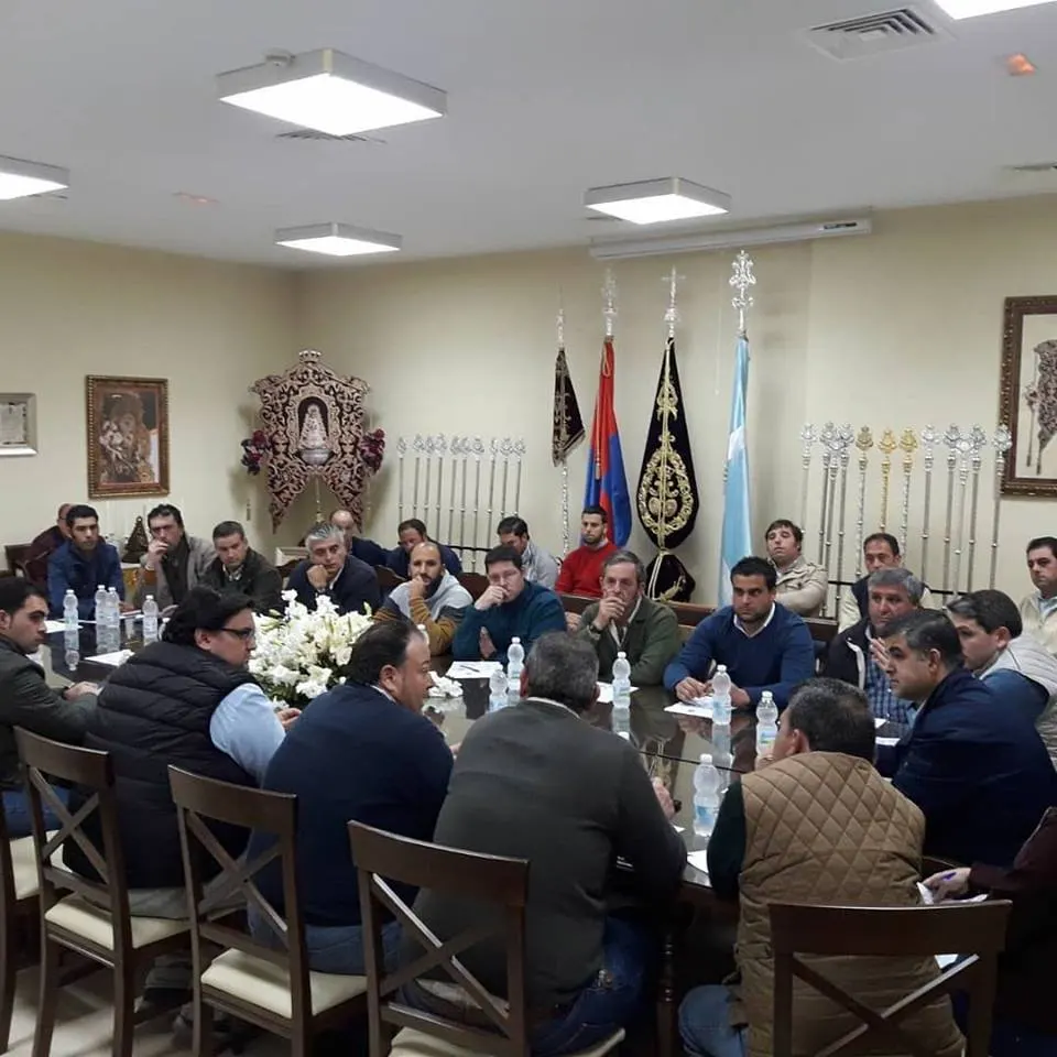 Tomares reunion alcaldes carreta salida palacio 2018-2
