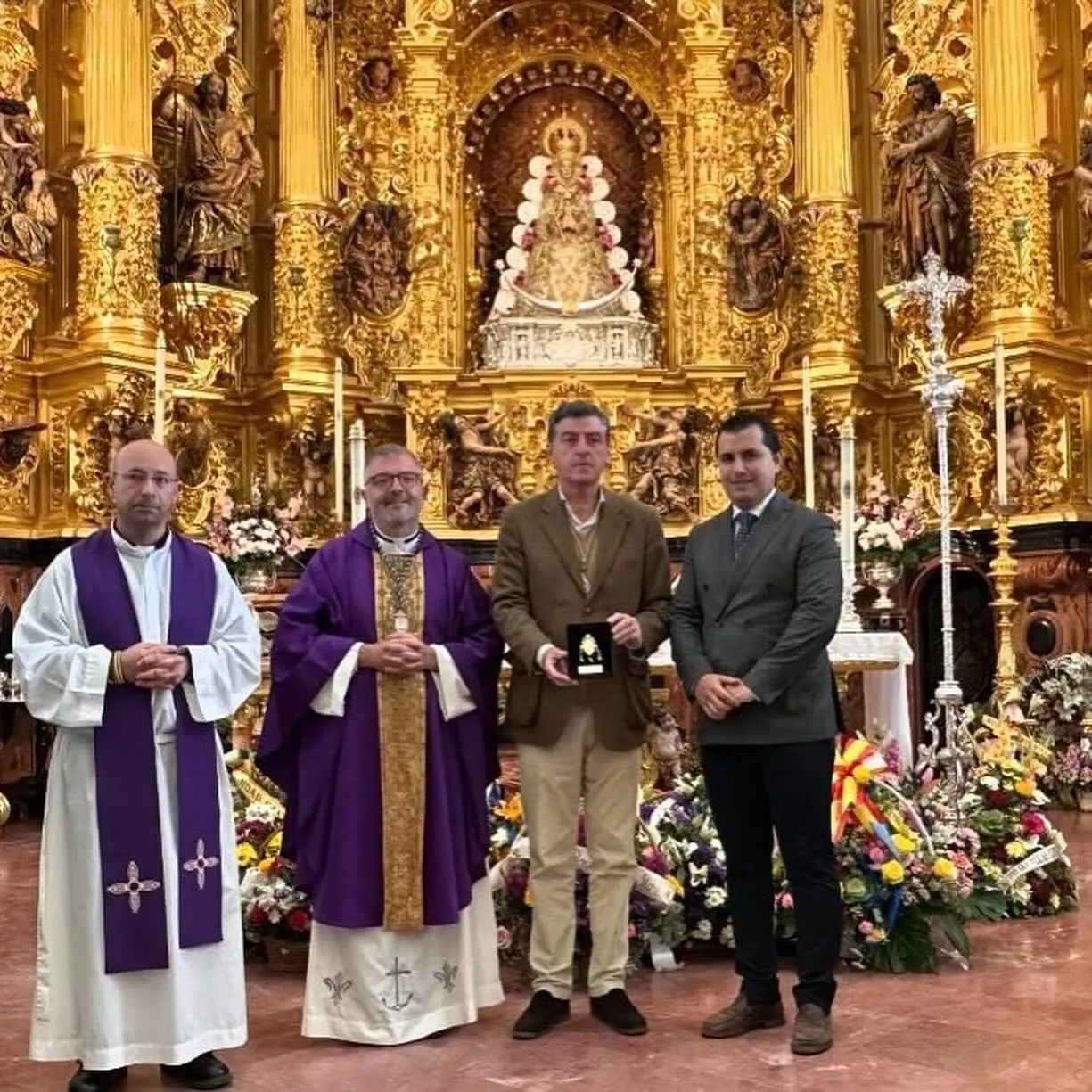 rocio san fernando broche a la virgen-2