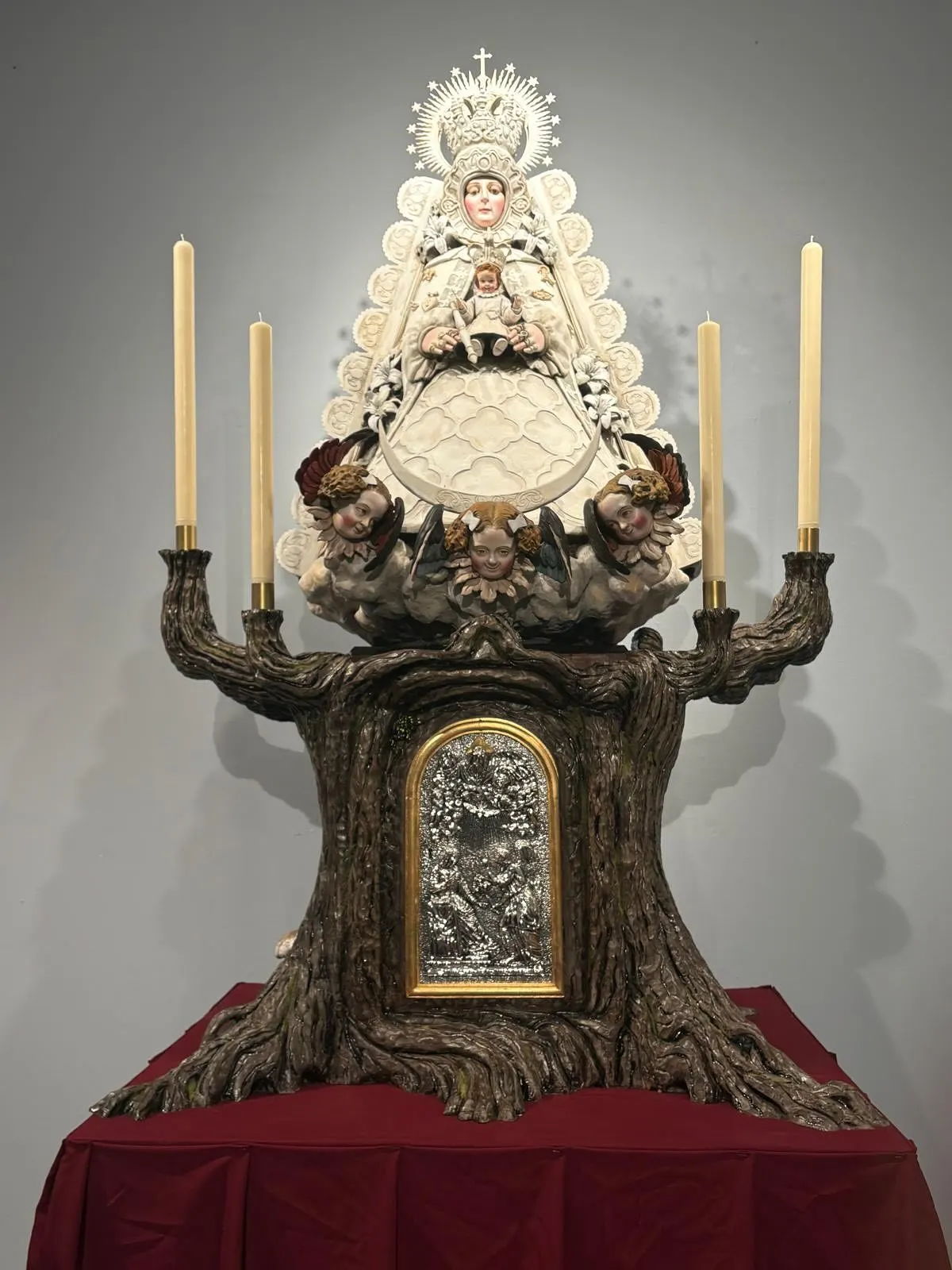 virgen del rocio en hospital -3