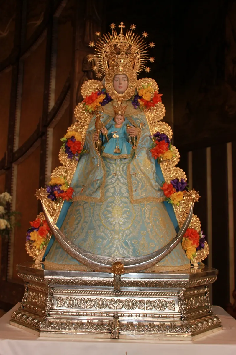 4675-La-Blanca-Paloma.JPG