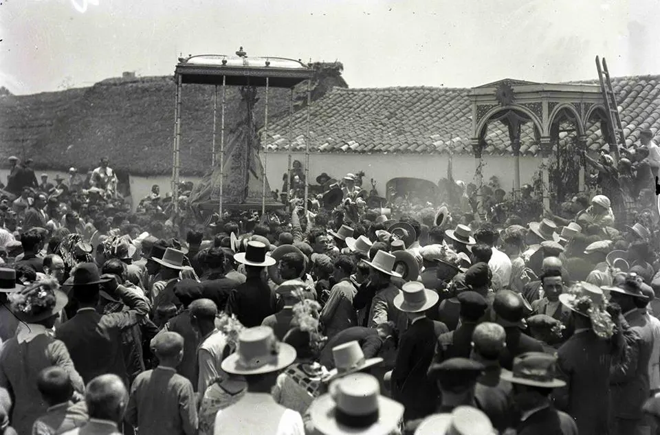 Procesion-anos-20-Fernando-Carmona