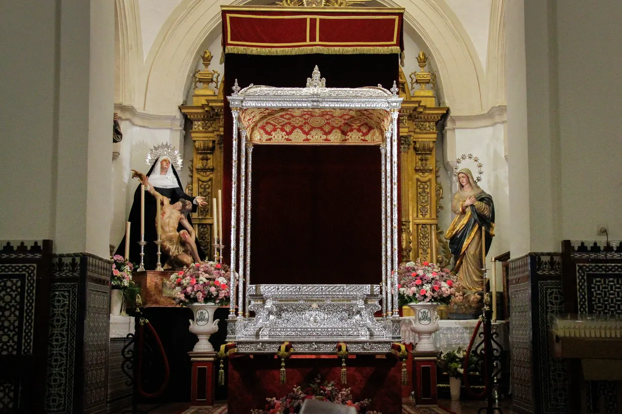 nuevas andas de la Virgen del Rocío ya están en Almonte-2