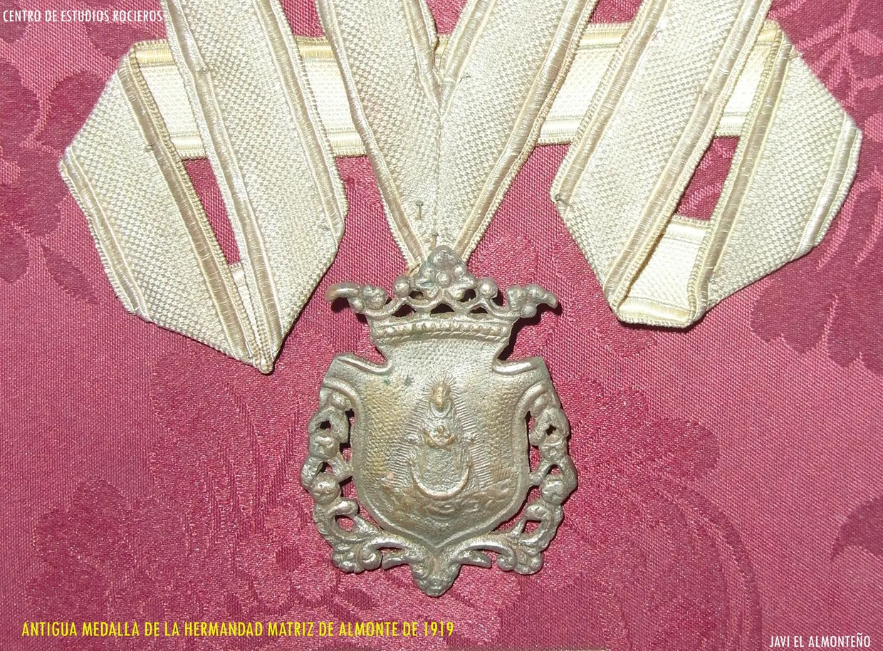 antigua medalla de la matriz rocio 1919