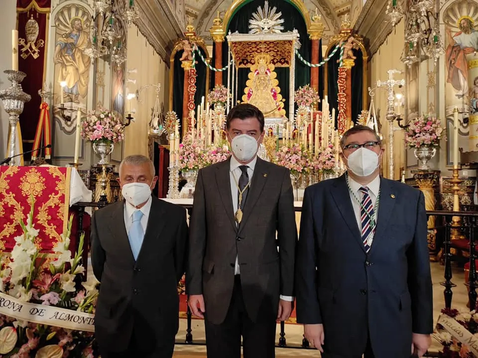 Tres presidentes de la Matriz ante la Virgen pentecostes 2021