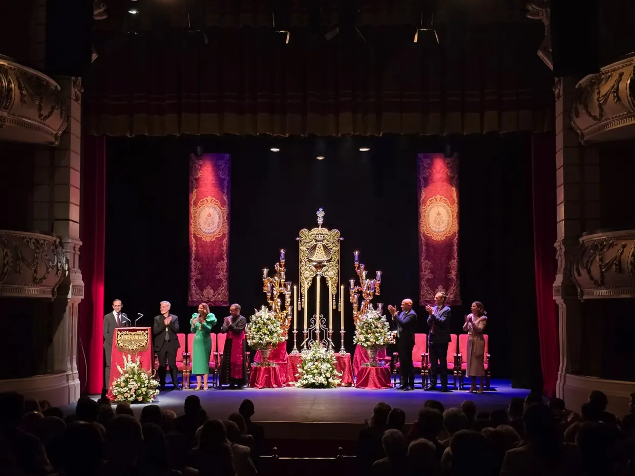 David Martín pregonará hoy el amor de Emigrantes a la Virgen del Rocío en el Gran Teatro-4
