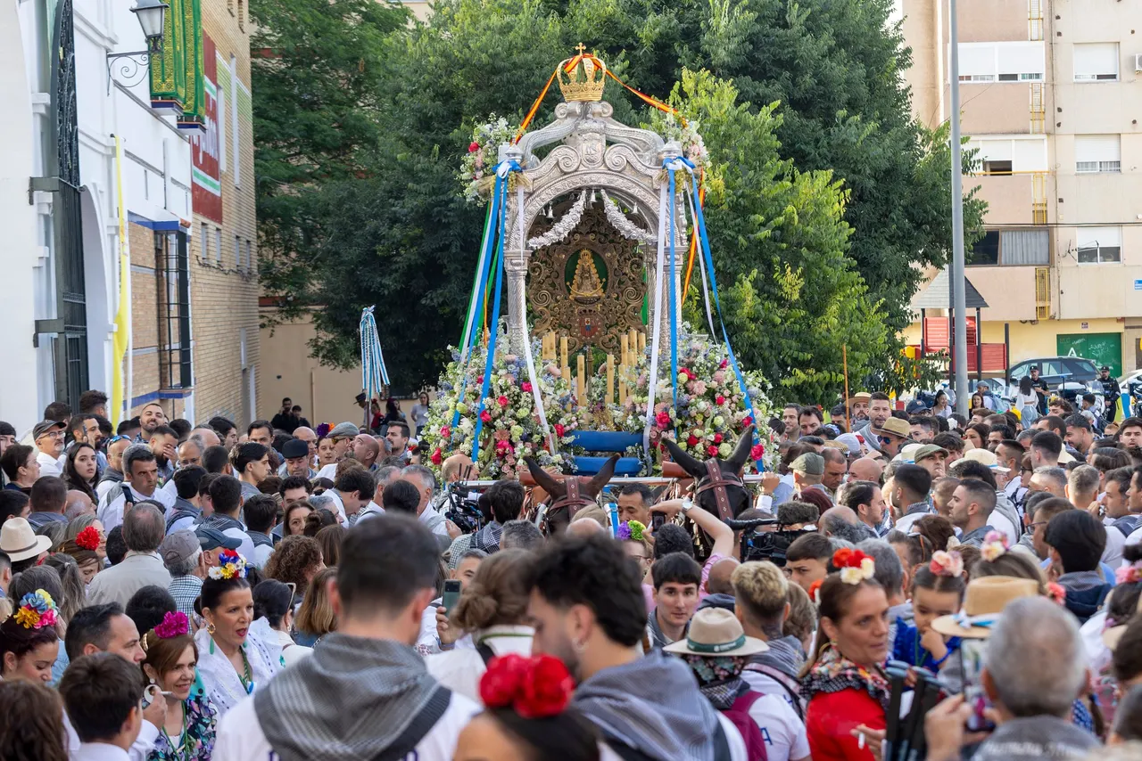 Hermandades a su paso por Coria del Río en 2026