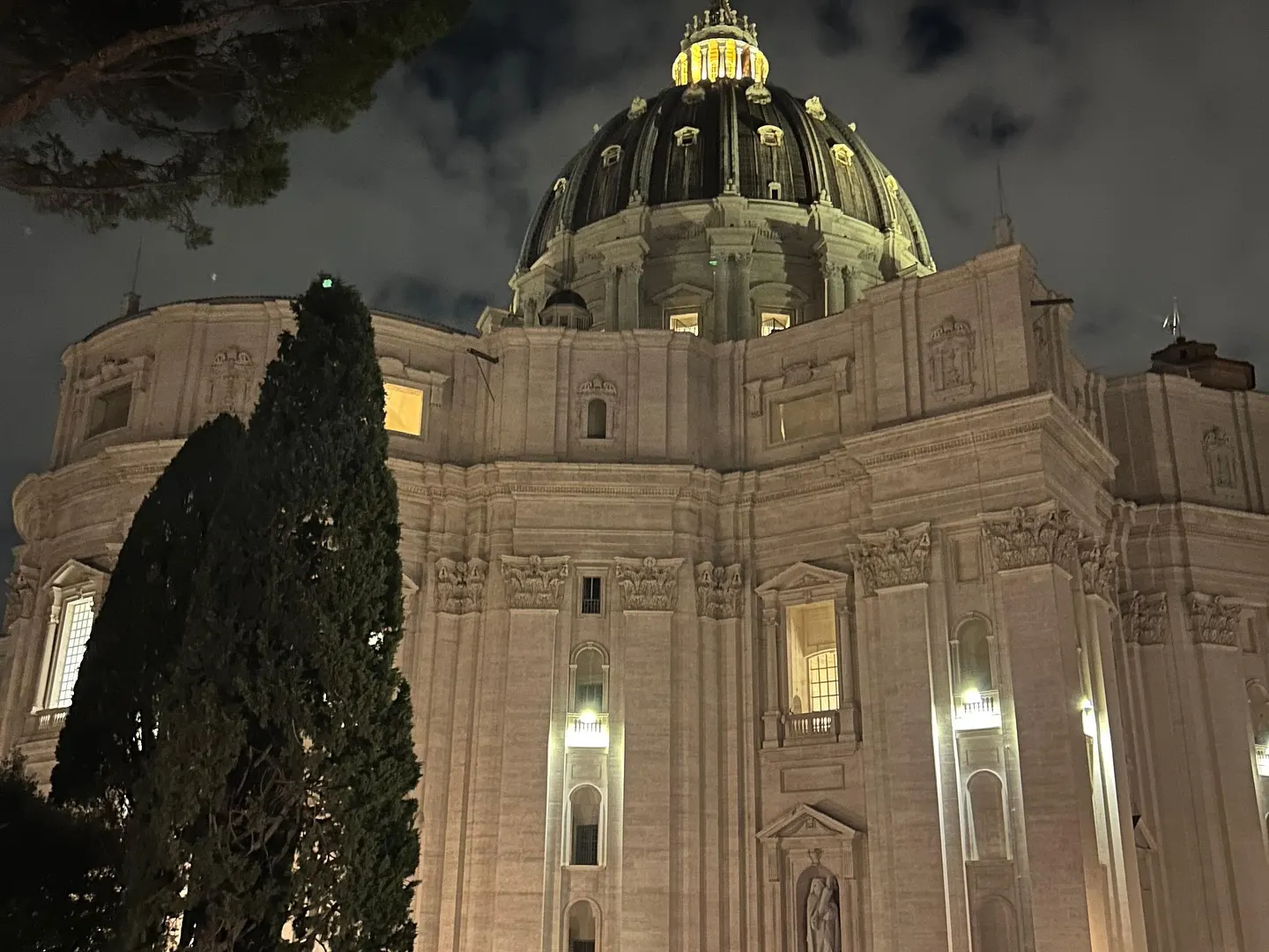 peregrinacion rocio a roma-Rosario en los jardines vaticanos-2024-2