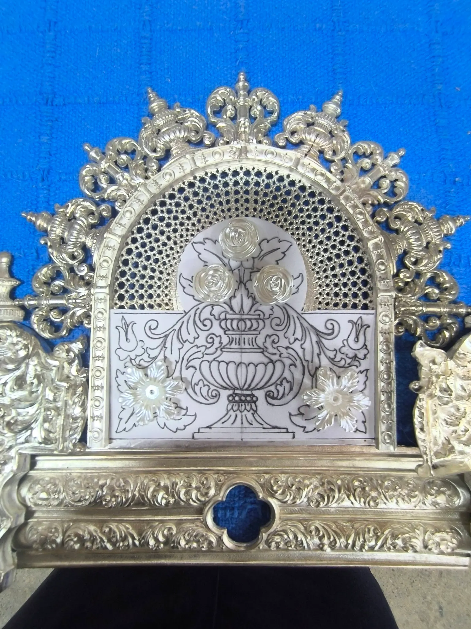 nuevos-atributos-de-la-Virgen-del-Rocío-10