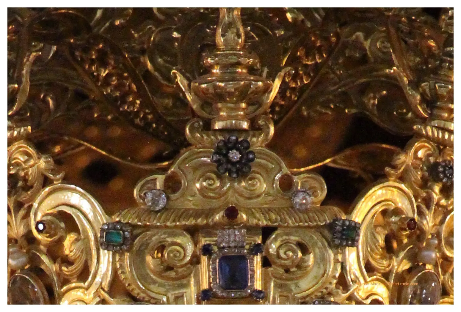 Virgen-Rocio-Detalles-Corona-3-1.jpg
