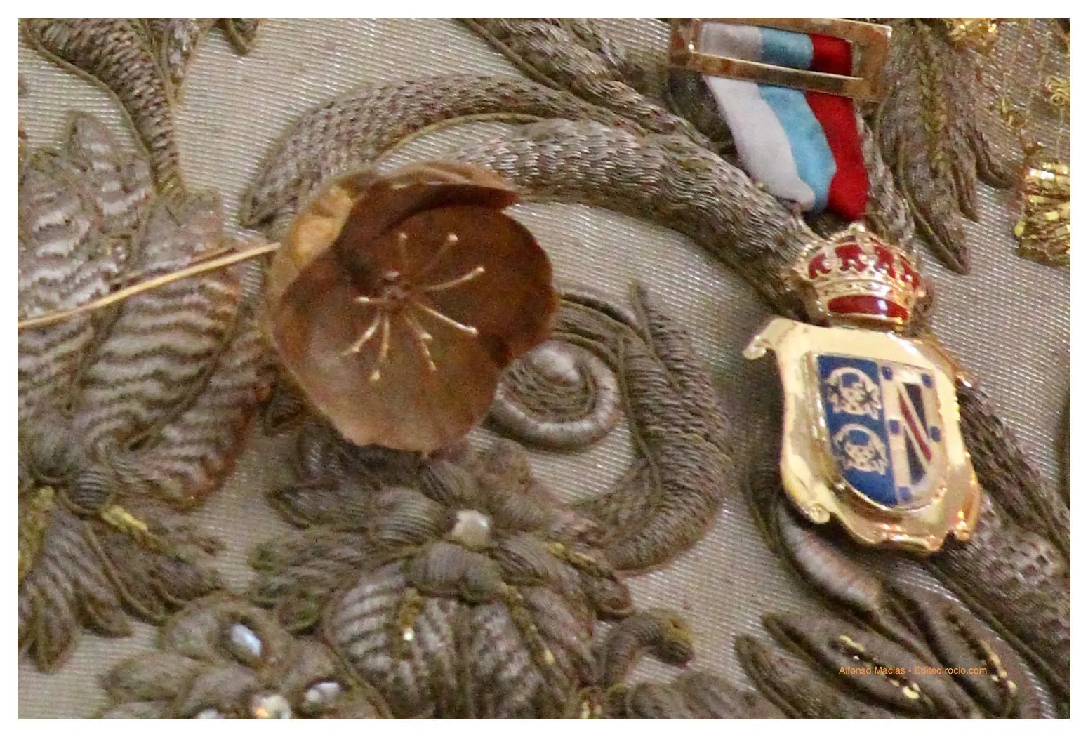Virgen-Rocio-Detalles-centro-2-1.jpg