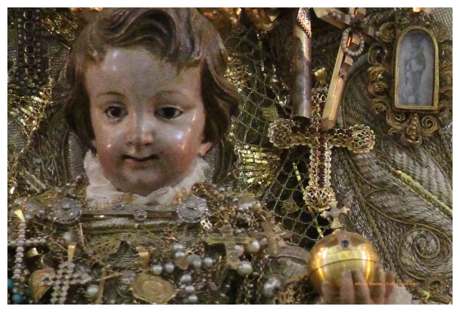 Virgen-Rocio-Detalles-centro-4-1.jpg