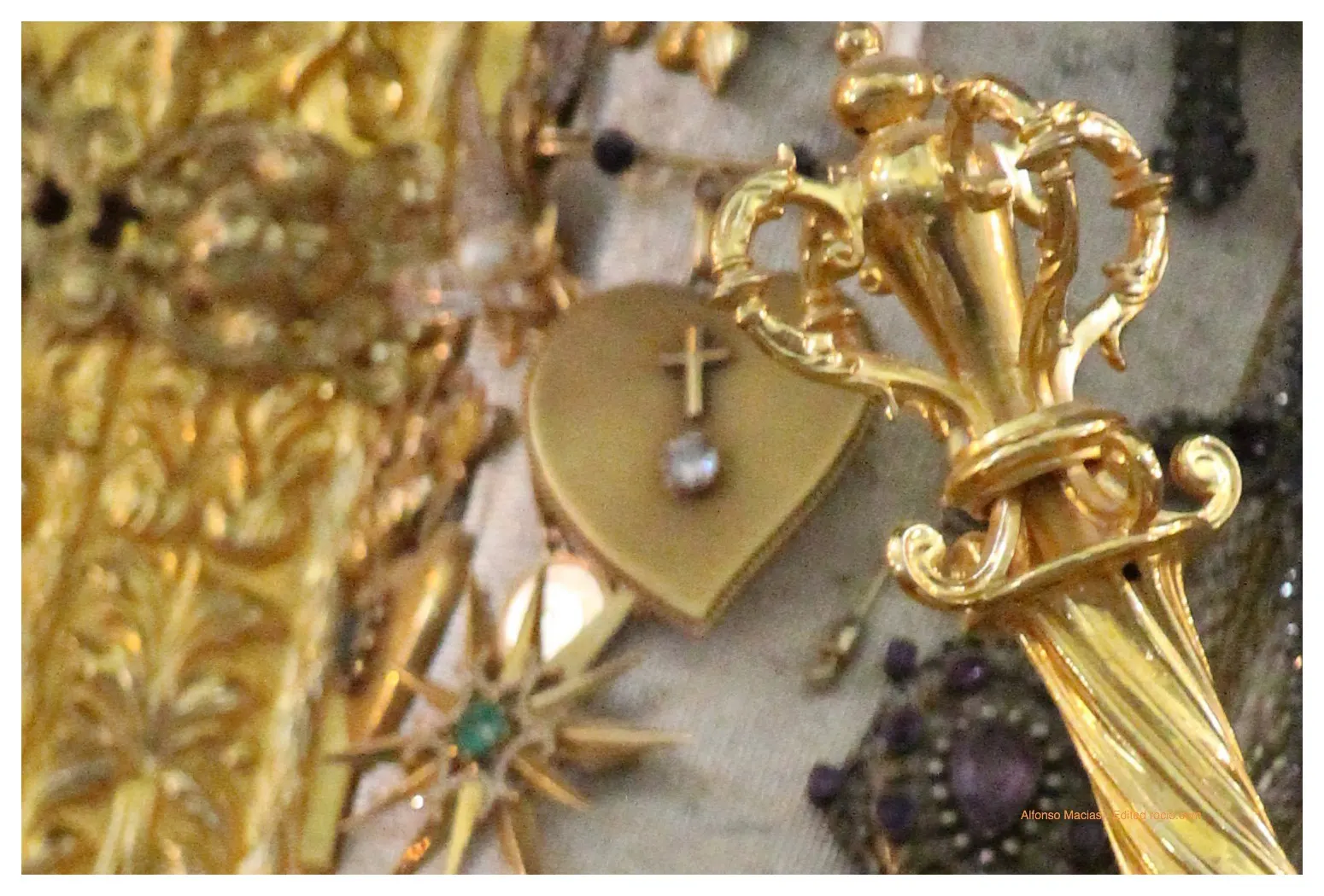 Virgen-Rocio-Detalles-cetro-grande-1-1.jpg