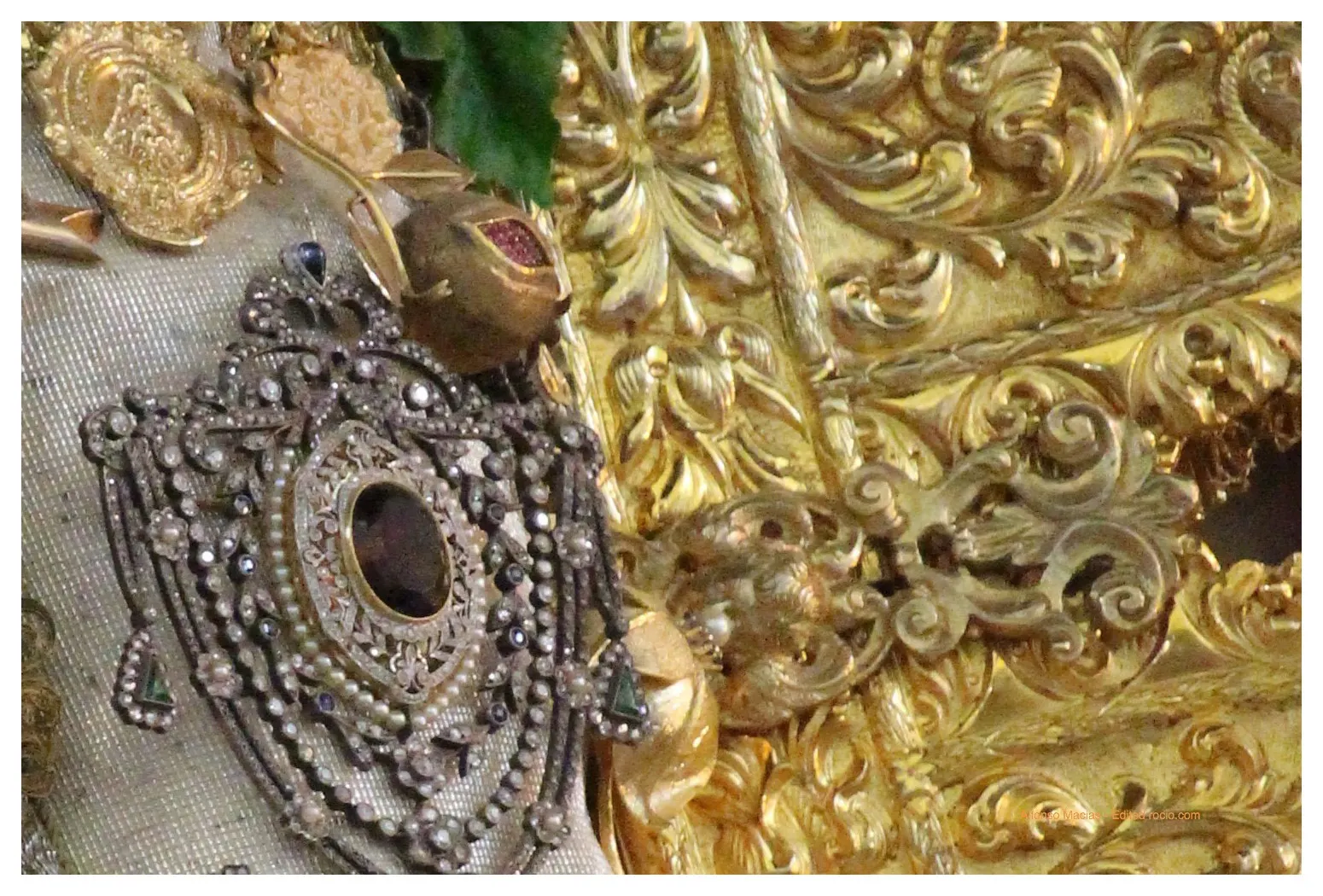 Virgen-Rocio-Detalles-izquierda-5-1.jpg