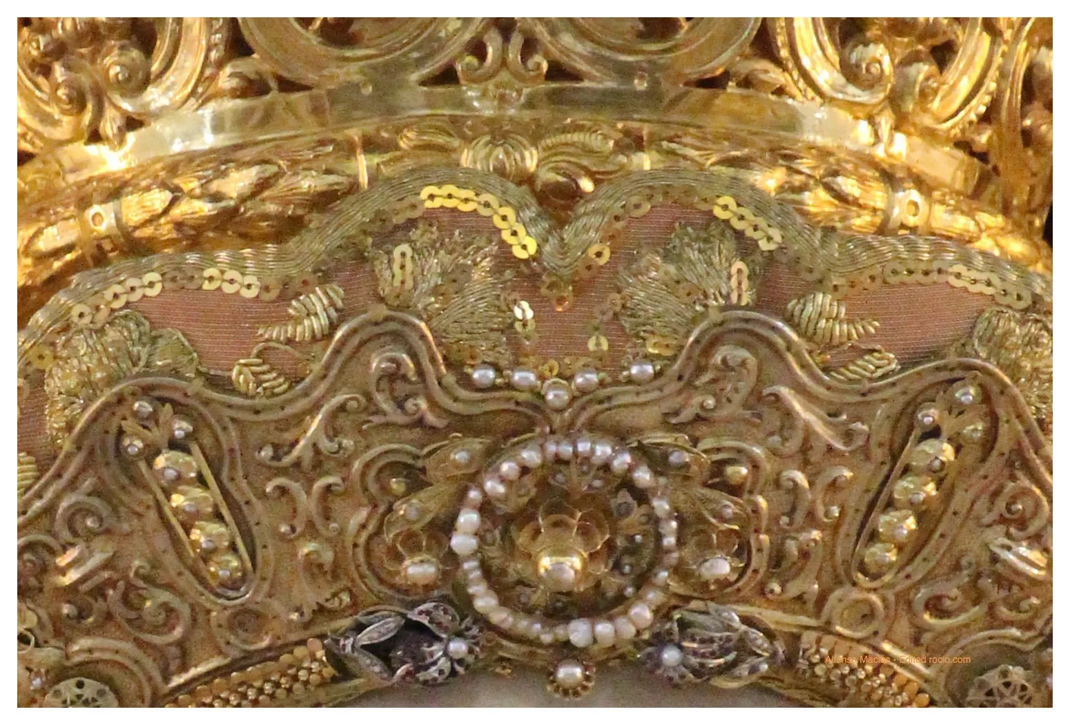 Virgen-Rocio-Detalles-rostrillo-1-1.jpg