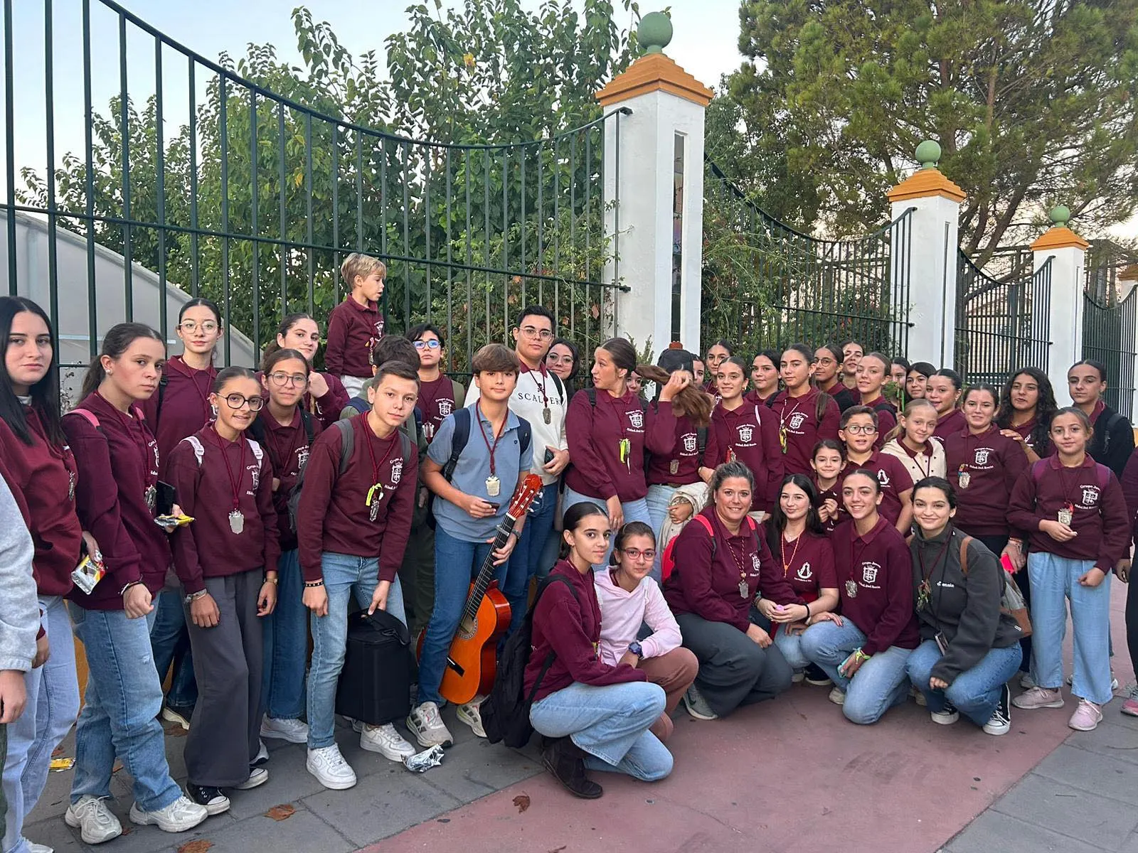 jovenes rocieros los palacios 2025-1