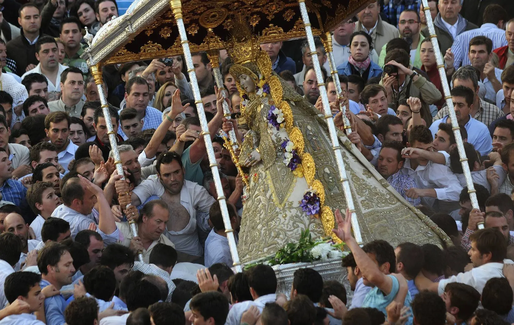 La Virgen del Rocio-3-rocio.com-virgen-fco.martinez lunar