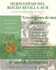 Cartel verde y blanco con texto que anuncia la charla Los orígenes de una devoción el 9 de septiembre a las 21:00 en la Casa Hermandad por el 40 aniversario de la Hermandad del Rocío Sevilla-Sur
