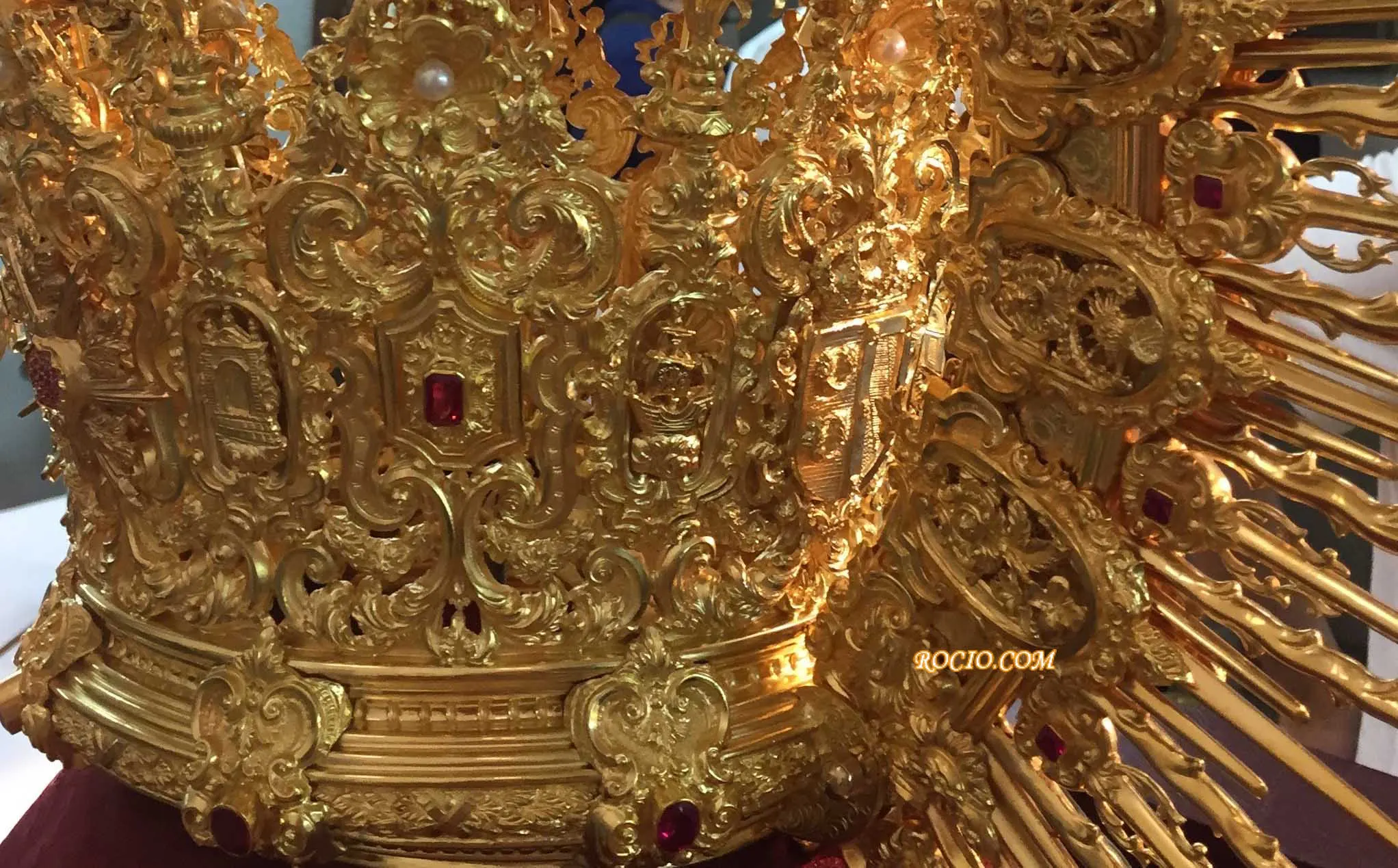 Corona rocio escudo almonte
