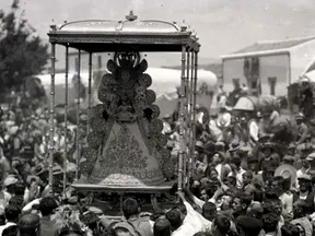 Virgen del Rocío en procesión pentecostés
