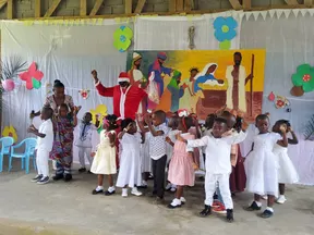 Ofrenda foro 2021 niñas pigmeas en camerun-7