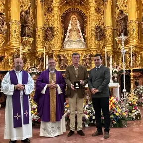 rocio san fernando broche a la virgen-2
