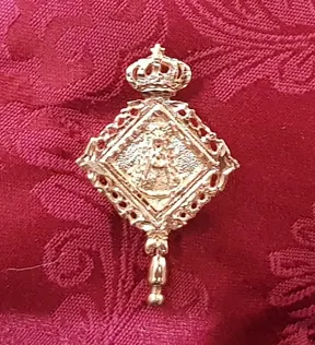 Moguer broche de oro virgen rocio