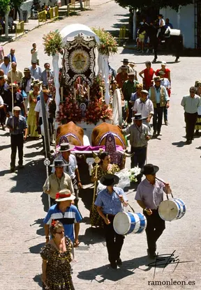-hermandad-ronda-rocío-virgen-ramon-leon-fotografia-andalucia