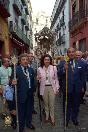 Regreso simpecado Sevilla desde catedral 2015-3