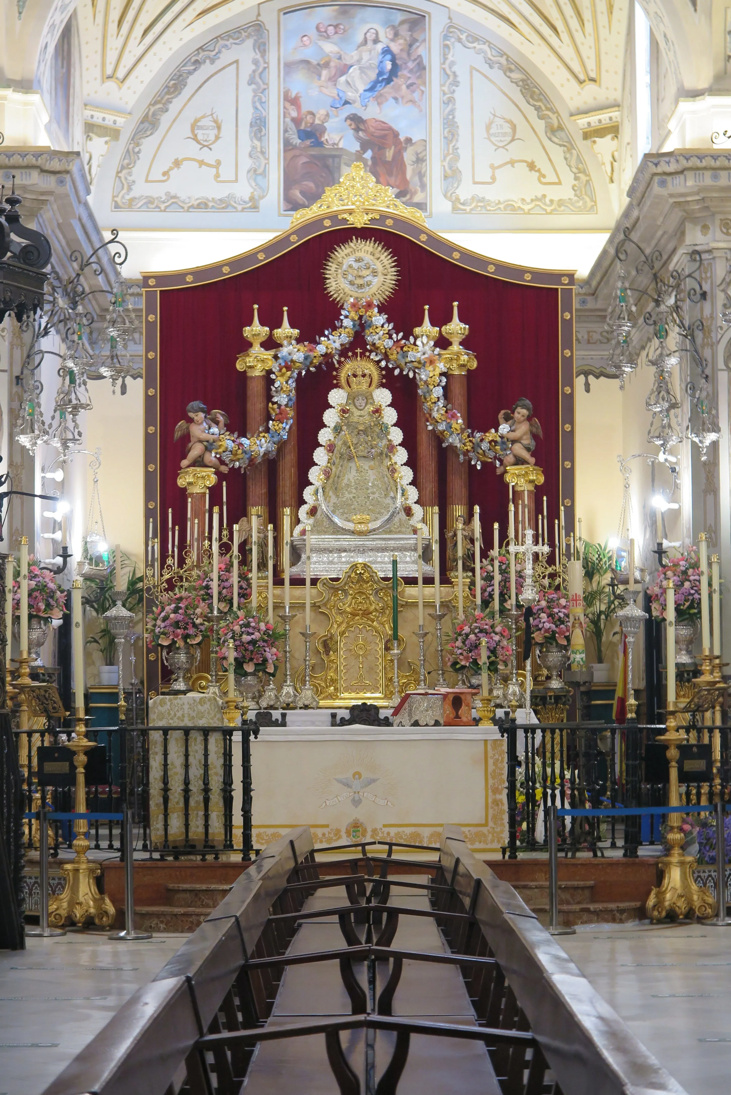 Virgen cambio traje mayo 2020-3