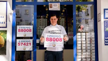 El Gordo cae en la administración El López de Gomara de Sevilla |