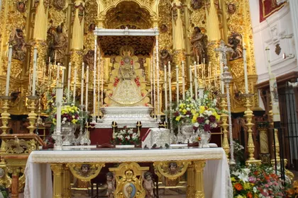 Nuevo traje Virgen Rocio mayo 2015-4