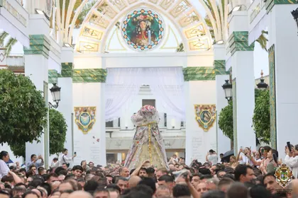 Venida virgen rocio 2026-21