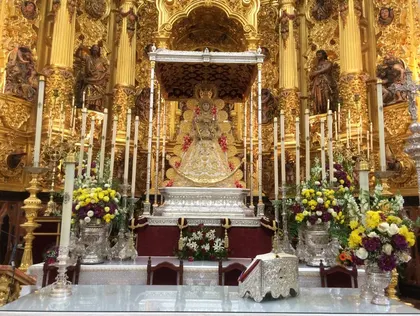 Nuevo traje Virgen Rocio mayo 2015-7