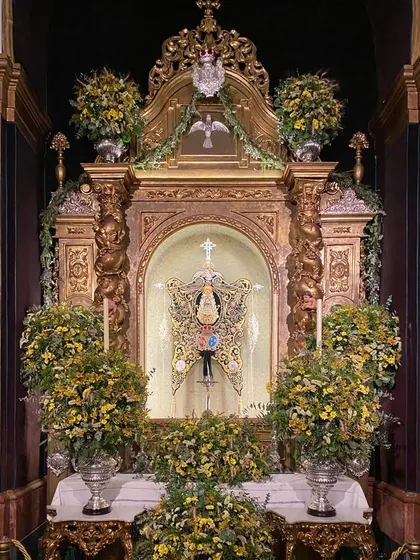 dos hermanas altar rocio 2020