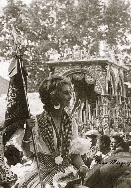 reina sofia en el rocio con villamanriue