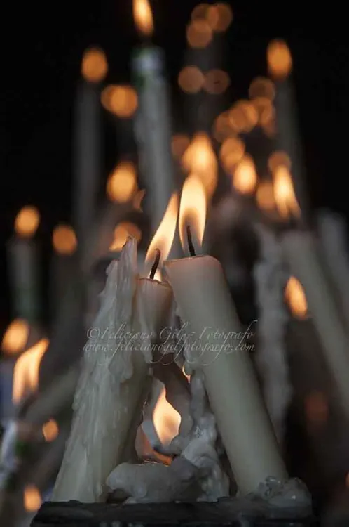 La Virgen del Rocio-3-rocio.com-virgen-velas-de-promesas-y-peticiones-feliciano