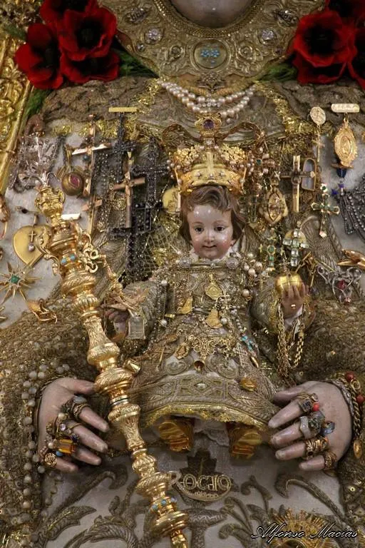 Virgen en su paso 2017-13