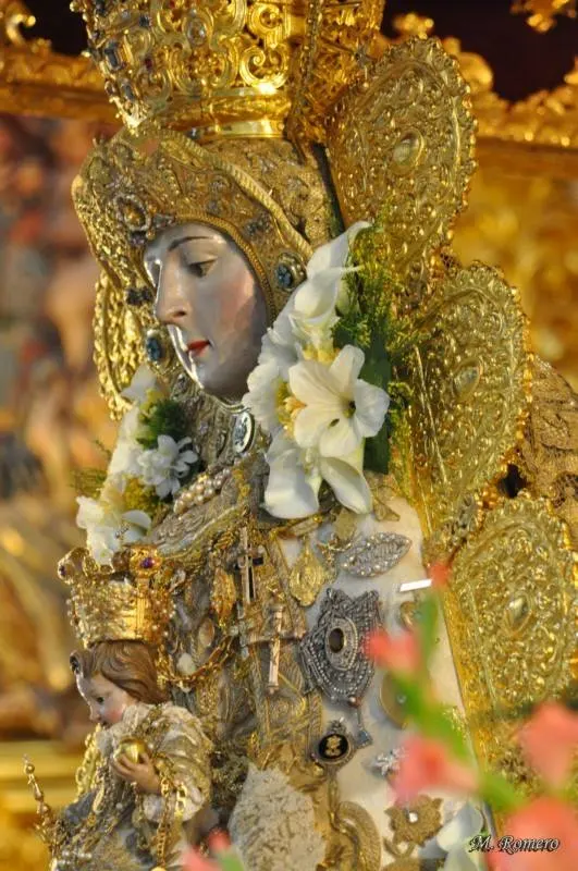 La Virgen del Rocio-5306-virgen-paso-2014-11