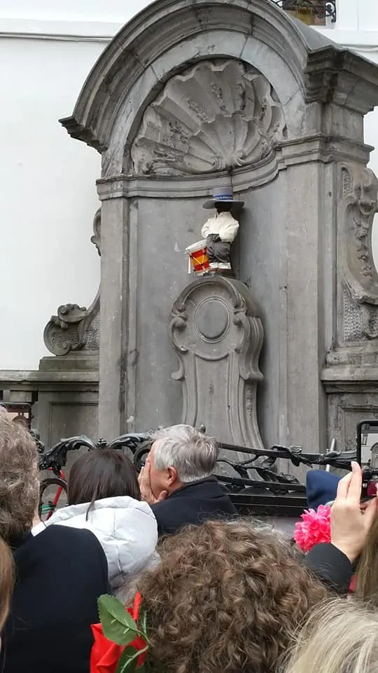 Meneken pis rociero-2