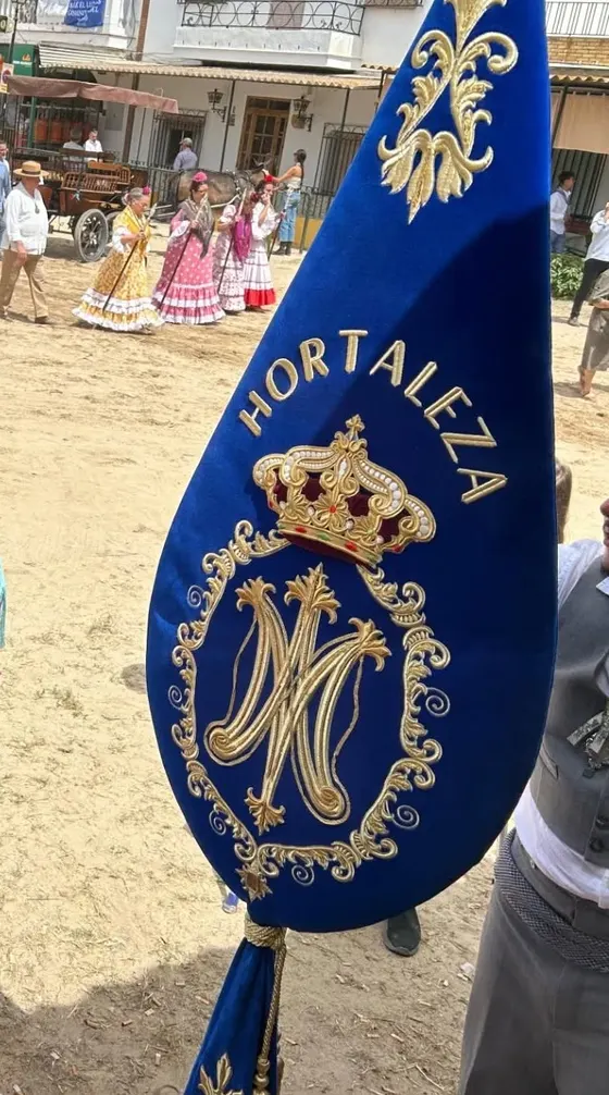 Simpecado de la Hermandad de Hortaleza