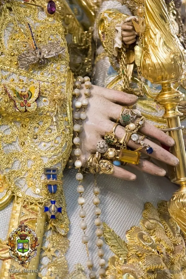 24-Virgen rocio preparada para romeria 2019-1