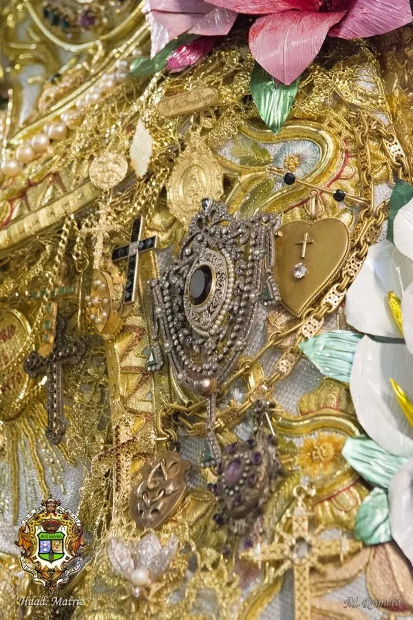 28-Virgen rocio preparada para romeria 2019-1