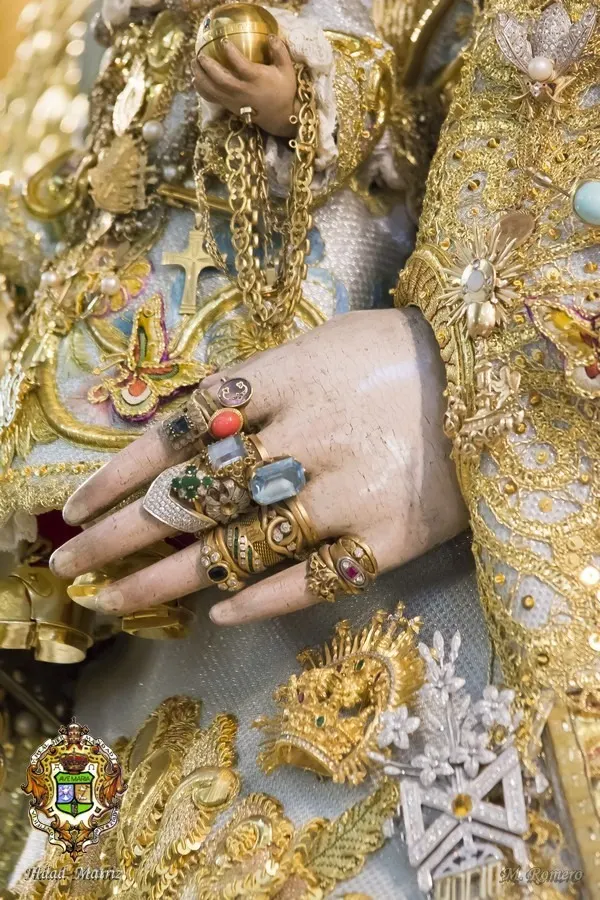 29-Virgen rocio preparada para romeria 2019-1