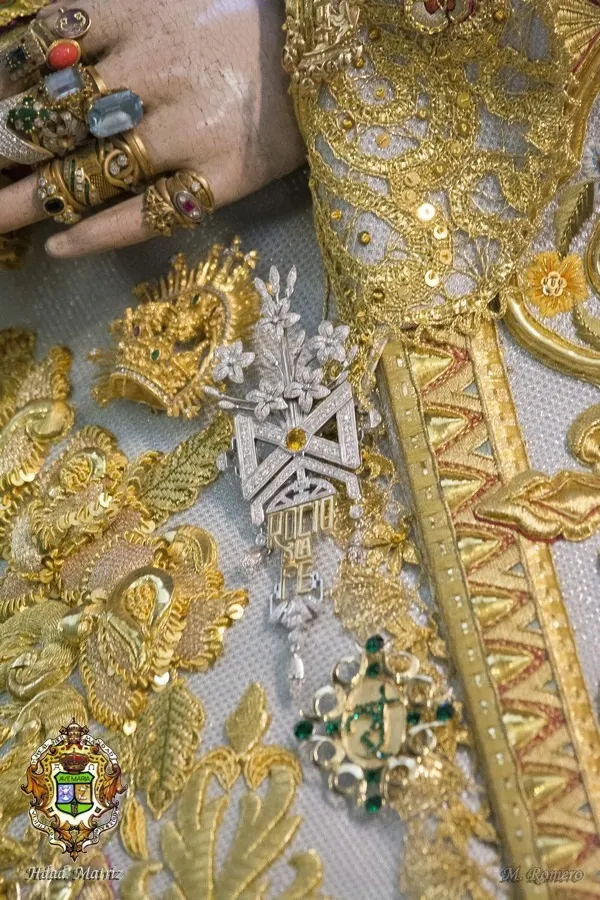 30-Virgen rocio preparada para romeria 2019-1