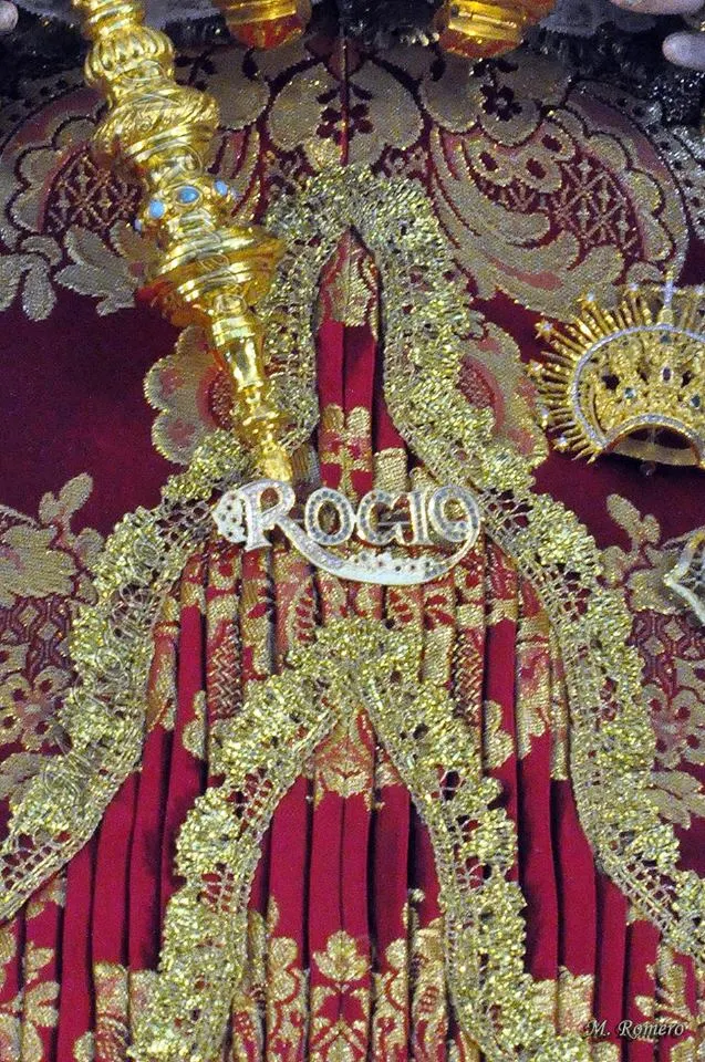 3-rocio.com-3-foto detalle vestido Virgen